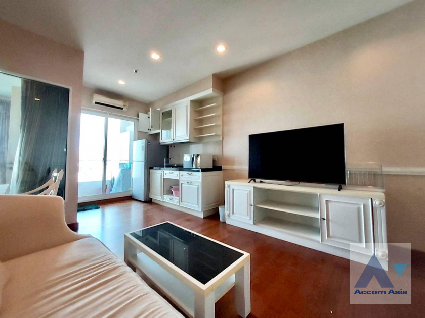  1 Bedroom  Condominium For Sale in Silom, Bangkok  near BTS Chong Nonsi (AA40628)