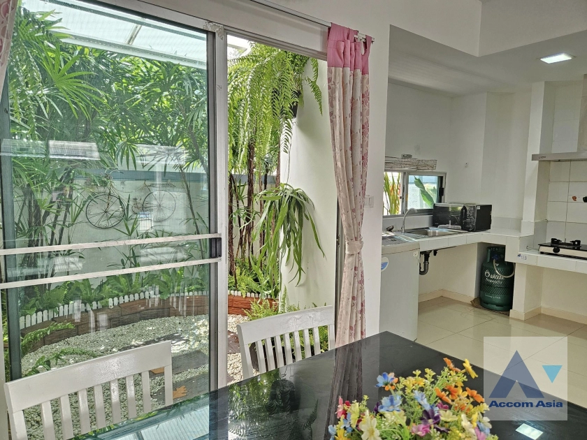  3 Bedrooms  Townhouse For Rent & Sale in Latkrabang, Bangkok  (AA40639)
