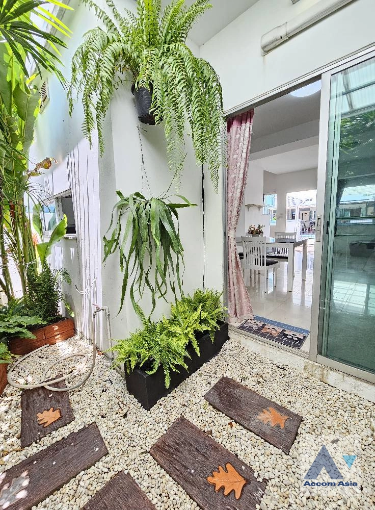 19  3 br Townhouse for rent and sale in Latkrabang ,Bangkok  at Baan Mai Rama 9-Srinakarin AA40639