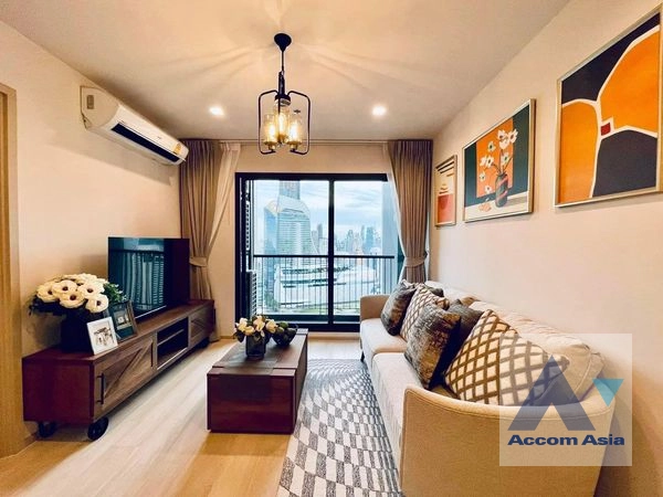  2 Bedrooms  Condominium For Rent in Ploenchit, Bangkok  near BTS Ploenchit (AA40643)