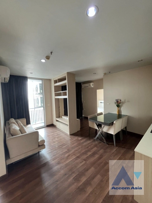 Chewathai Ramkhamhaeng Condominium  2 Bedroom for Sale   in Ratchadapisek Bangkok