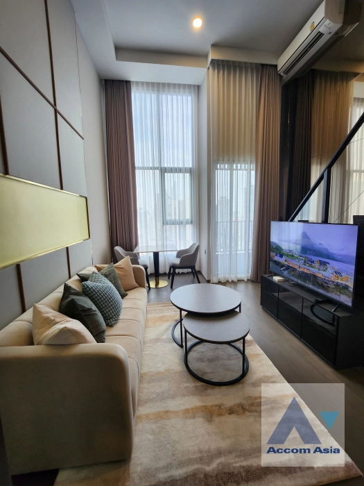  1 Bedroom  Condominium For Rent in Silom, Bangkok  (AA40646)