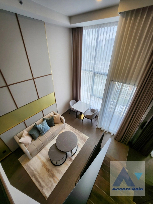  1 Bedroom  Condominium For Rent in Silom, Bangkok  (AA40646)