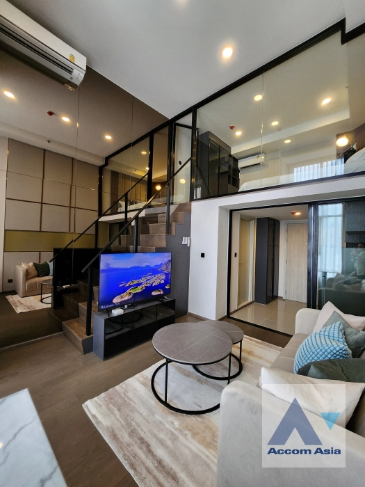  1 Bedroom  Condominium For Rent in Silom, Bangkok  (AA40646)