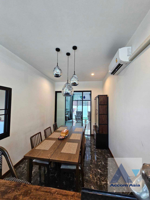 11  5 br House For Rent in Bangna ,Bangkok  at Private Environment Space AA40652