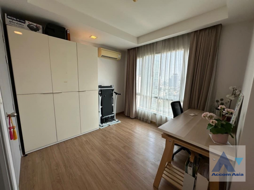  2 Bedrooms  Condominium For Rent in Ratchadapisek, Bangkok  near BTS Thong Lo (AA40654)