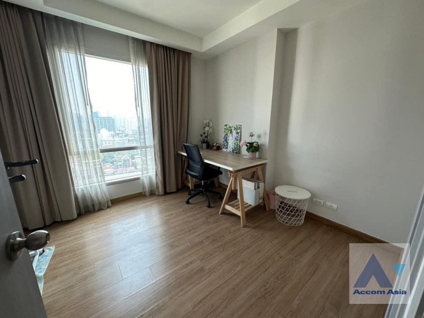  2 Bedrooms  Condominium For Rent in Ratchadapisek, Bangkok  near BTS Thong Lo (AA40654)