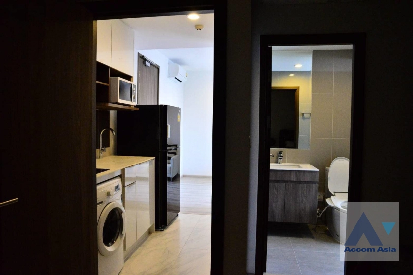  1 Bedroom  Condominium For Rent & Sale in Ratchadapisek, Bangkok  near MRT Phetchaburi (AA40662)