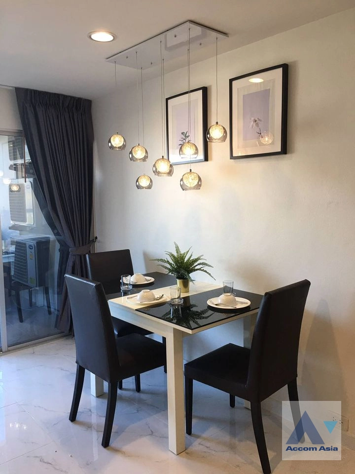  2 Bedrooms  Condominium For Rent in Sukhumvit, Bangkok  near BTS Phrom Phong (AA40680)