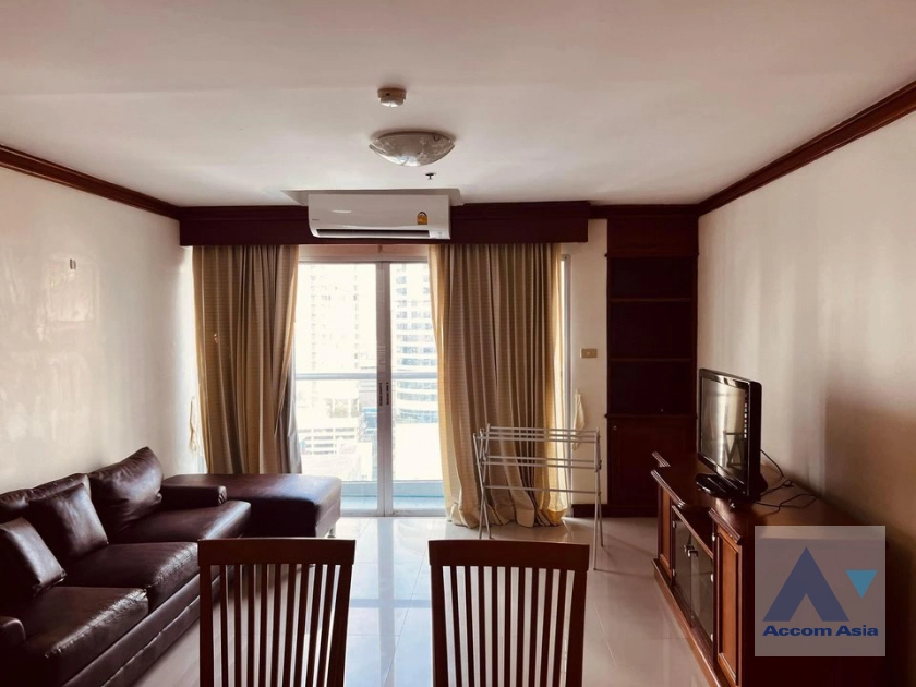  1 Bedroom  Condominium For Sale in Silom, Bangkok  near BTS Chong Nonsi (AA40693)