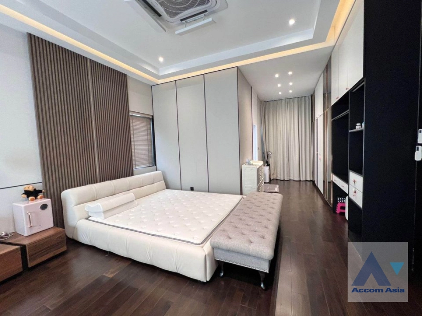 12  5 br House For Sale in Pattanakarn ,Bangkok ARL Ban Thap Chang at Grand Bangkok Boulevard Bangna Onnut AA40694