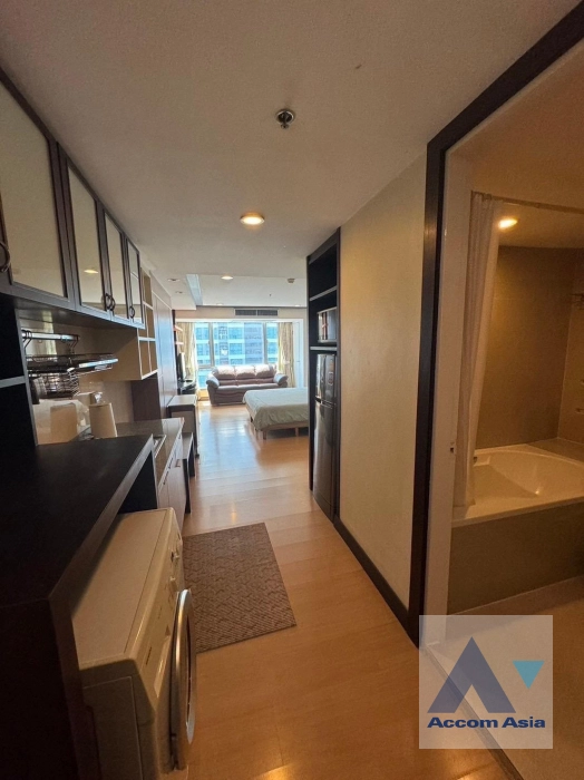  Condominium For Rent in Sukhumvit, Bangkok  near BTS Nana (AA40702)