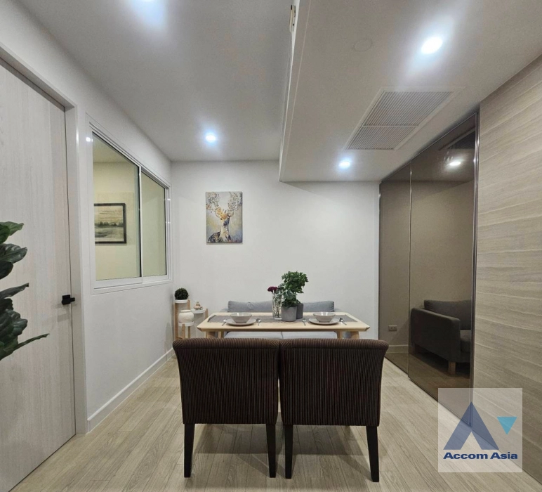  1 Bedroom  Condominium For Rent in Sukhumvit, Bangkok  near BTS Asok (AA40704)