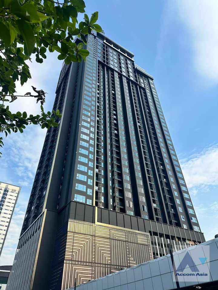  1  2 br Condominium For Sale in Phaholyothin ,Bangkok  at Life Phahon Ladprao AA40707