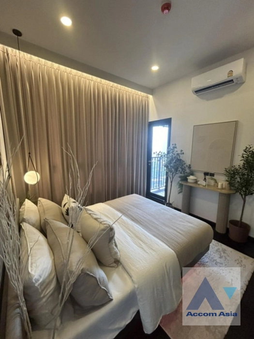  1 Bedroom  Condominium For Sale in Sukhumvit, Bangkok  near BTS Thong Lo (AA40710)