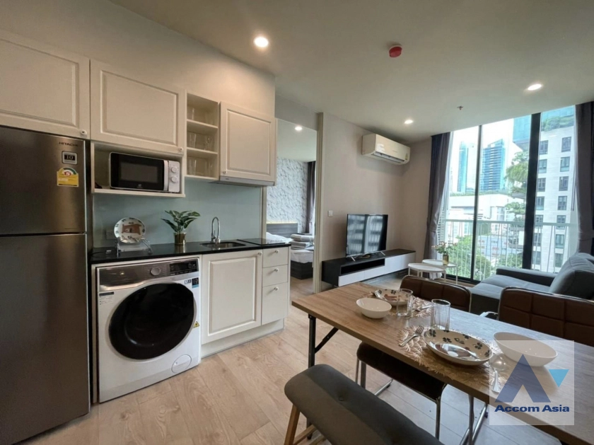  1 Bedroom  Condominium For Rent in Sukhumvit, Bangkok  near BTS Asok - MRT Sukhumvit (AA40732)