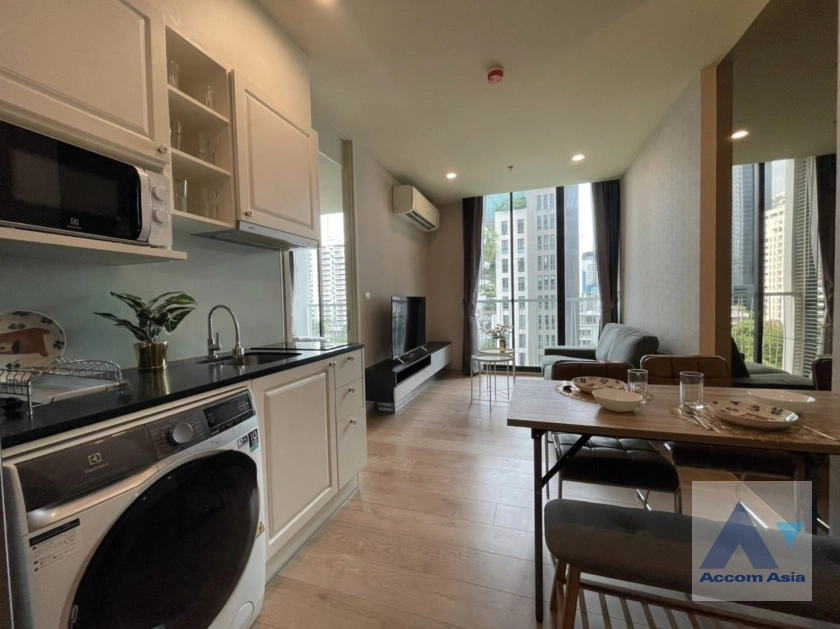  1 Bedroom  Condominium For Rent in Sukhumvit, Bangkok  near BTS Asok - MRT Sukhumvit (AA40732)