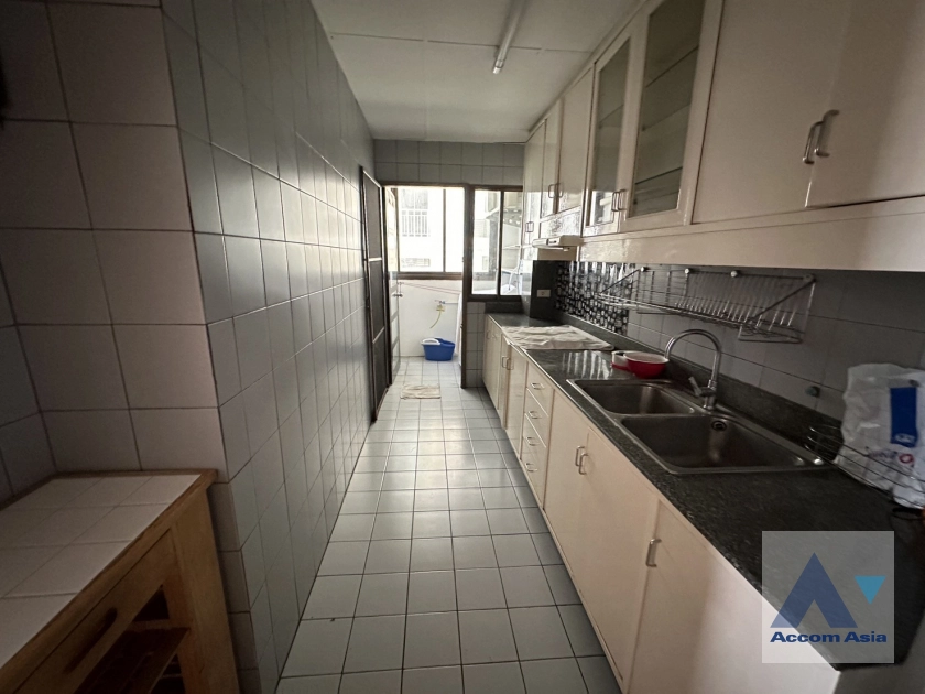  3 Bedrooms  Condominium For Sale in Sukhumvit, Bangkok  near BTS Thong Lo (AA40741)