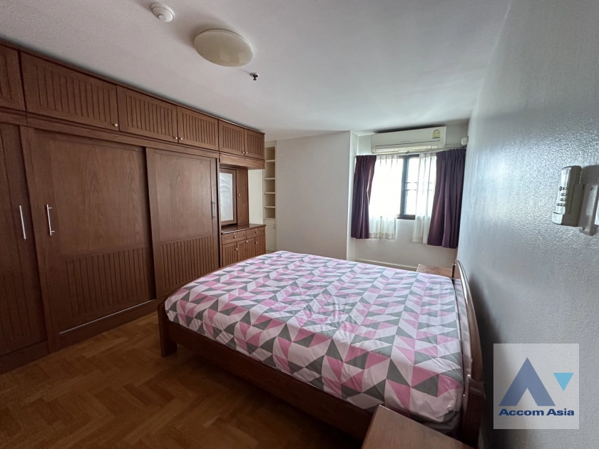  3 Bedrooms  Condominium For Sale in Sukhumvit, Bangkok  near BTS Thong Lo (AA40741)