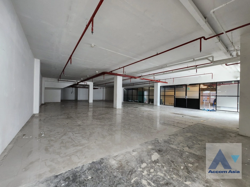  1  Retail / Showroom For Rent in Sathorn ,Bangkok BTS Surasak at Vanilla Moon AA40768