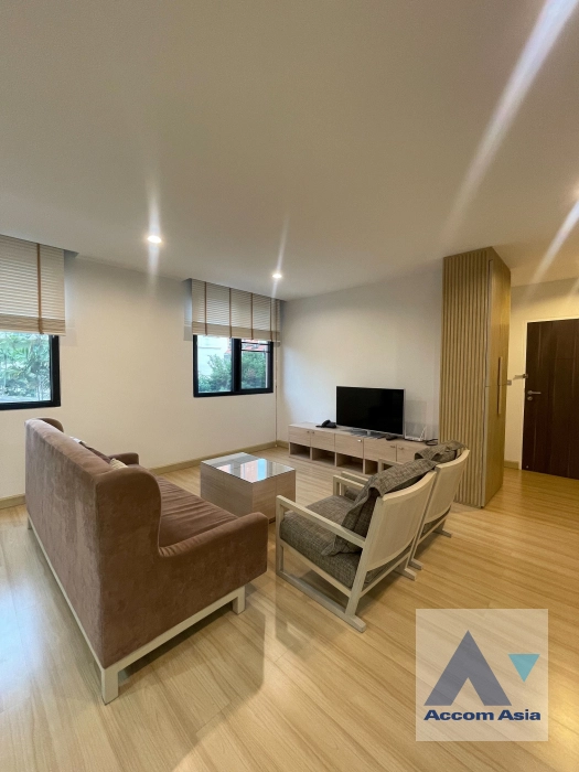  2 Bedrooms  Apartment For Rent in Sukhumvit, Bangkok  near BTS Asok - MRT Sukhumvit (AA40775)