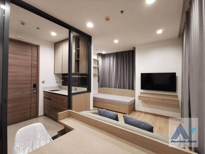  1 Bedroom  Condominium For Sale in Phaholyothin, Bangkok  near BTS Saphan-Kwai (AA40776)