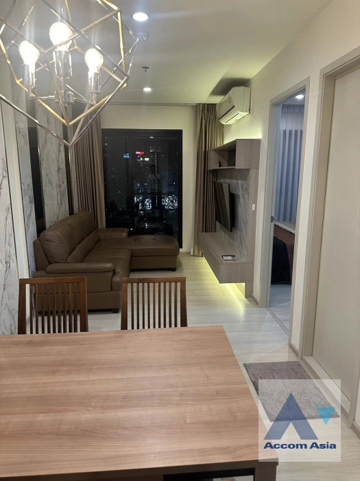  2 Bedrooms  Condominium For Rent in Ratchadapisek, Bangkok  near BTS Asok (AA40781)