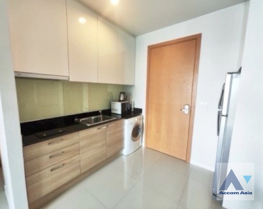  1 Bedroom  Condominium For Rent in ,   near MRT Phetchaburi (AA40785)