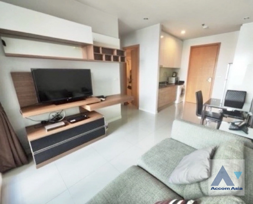  1 Bedroom  Condominium For Rent in ,   near MRT Phetchaburi (AA40785)