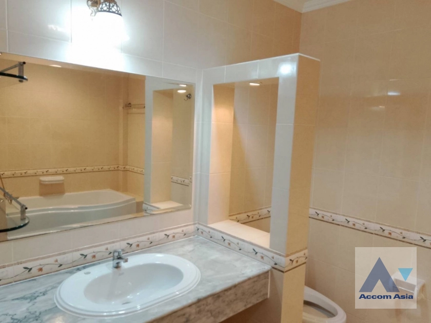 19  3 br Townhouse For Rent in Bang Na ,Bangkok BTS Bearing at Fantasia Villa 2 AA40788