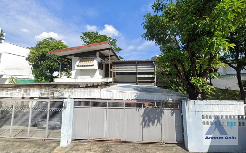  House For Sale in Sukhumvit, Bangkok  near BTS On Nut (AA40800)