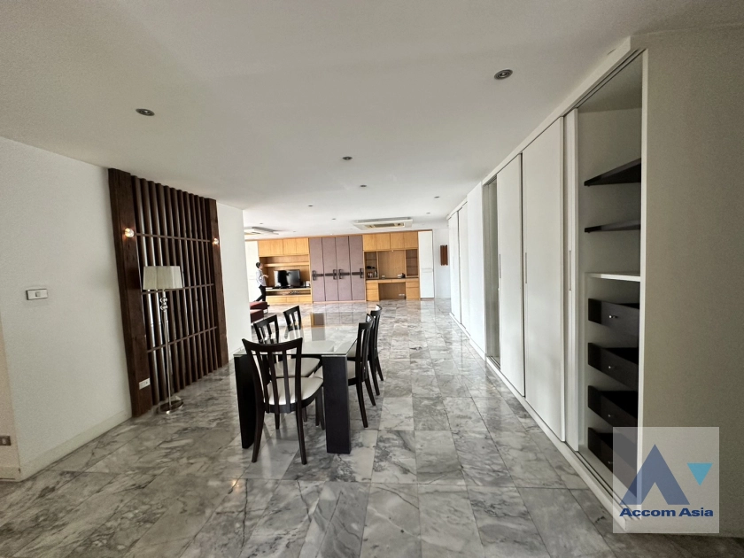  2 Bedrooms  Condominium For Sale in Sukhumvit, Bangkok  near BTS Phrom Phong (AA40807)