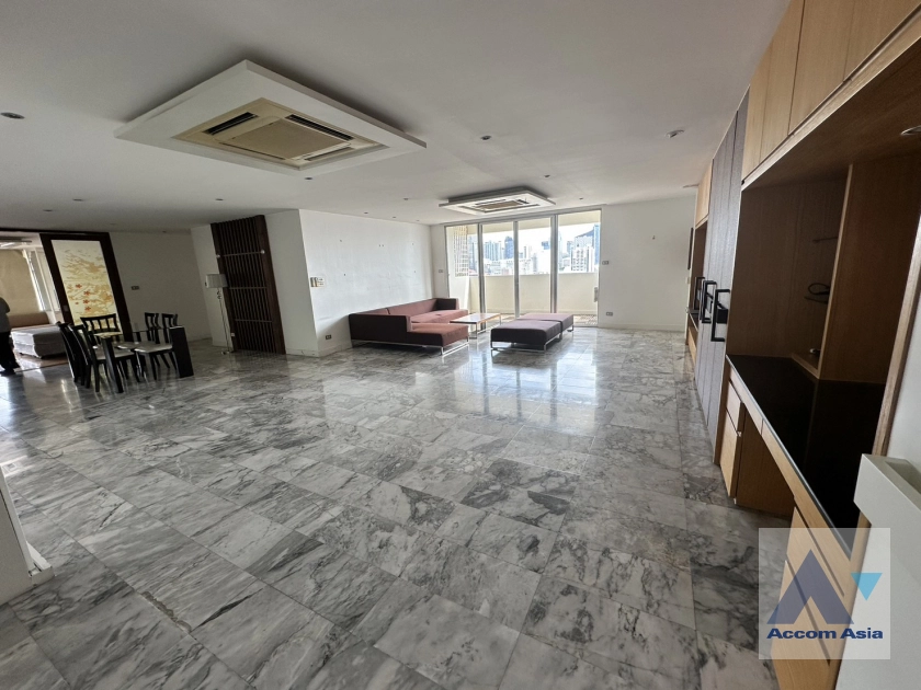  2 Bedrooms  Condominium For Sale in Sukhumvit, Bangkok  near BTS Phrom Phong (AA40807)