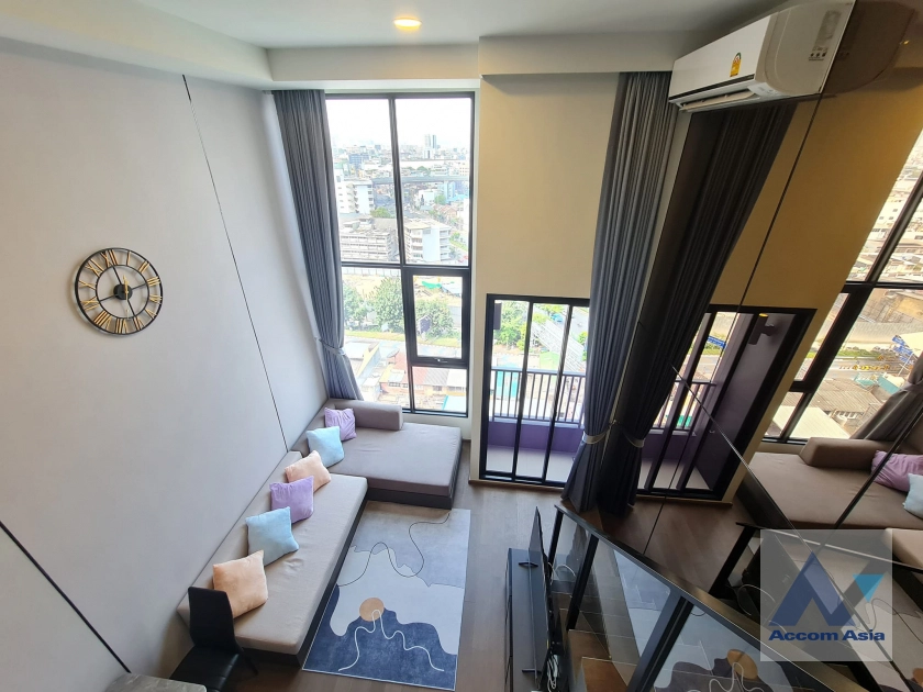  1 Bedroom  Condominium For Rent in Silom, Bangkok  (AA40817)