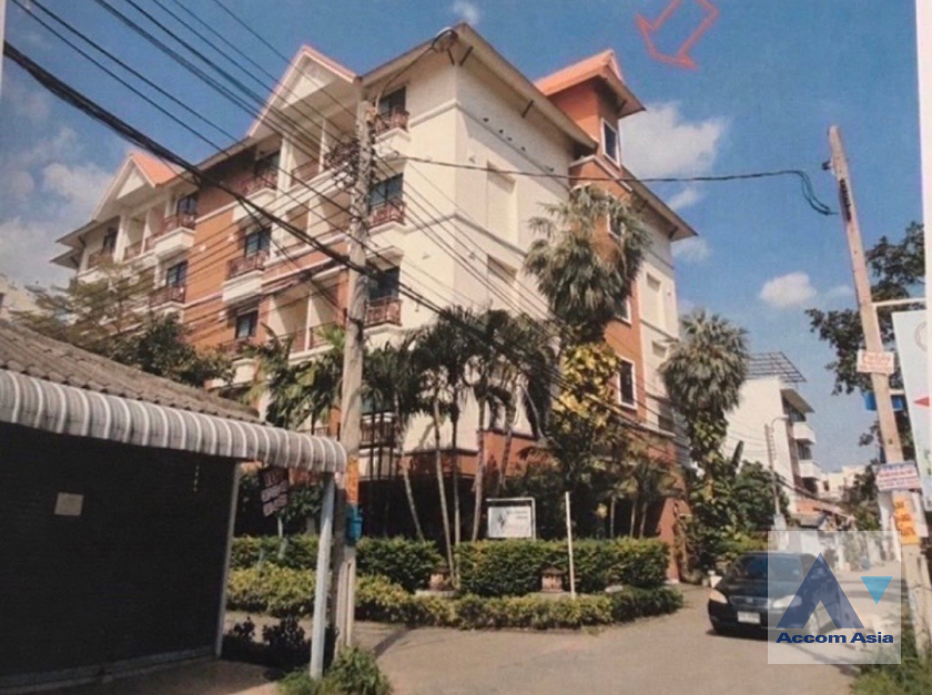  Building For Sale in Pattanakarn, Bangkok  (AA40836)