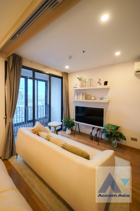  1 Bedroom  Condominium For Rent & Sale in Phaholyothin, Bangkok  near BTS Chitlom (AA40837)