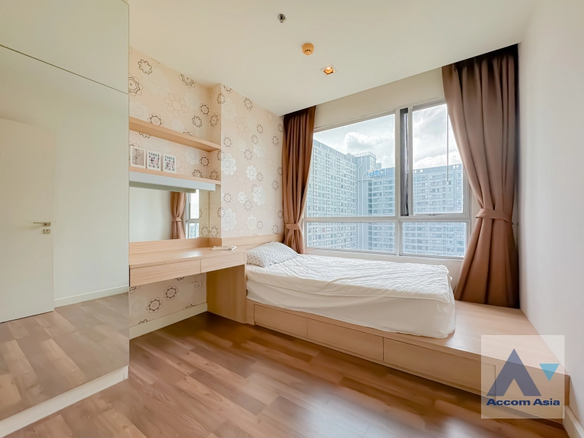 18  2 br Condominium For Sale in Charoennakorn ,Bangkok BTS Pho Nimit at The room Sathorn Taksin AA40851