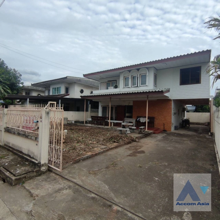 Moobaan Sena Niwet Project 1 House  3 Bedroom for Sale   in Ratchadapisek Bangkok