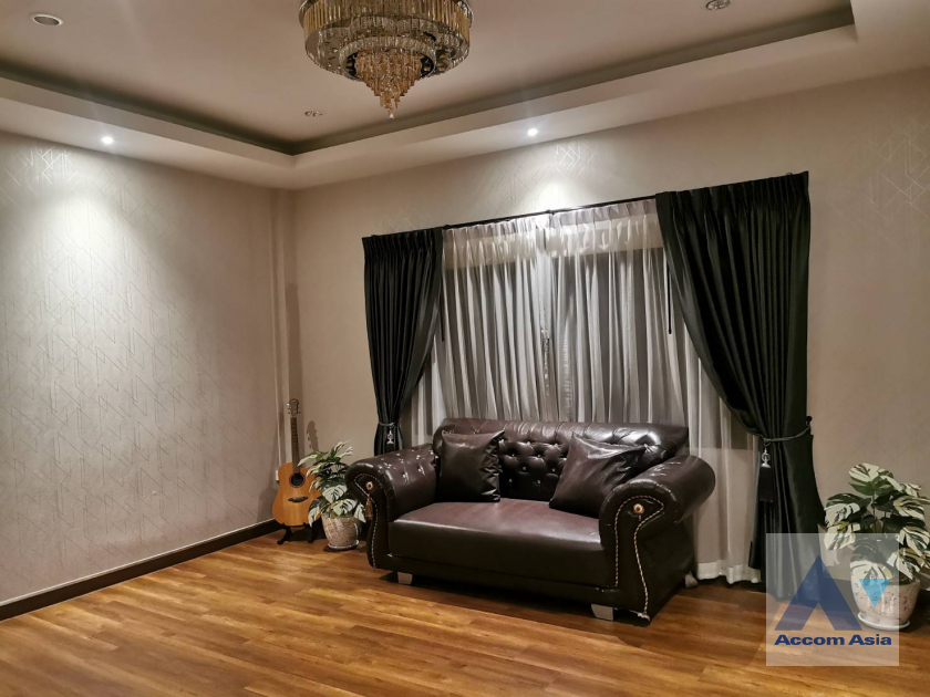 6  3 br Townhouse For Rent in Lat Phrao ,Bangkok  AA40879