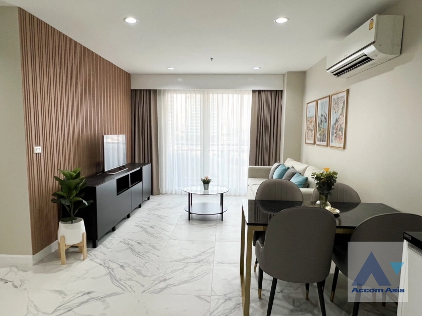  2 Bedrooms  Condominium For Sale in Sukhumvit, Bangkok  near BTS Phra khanong (AA40891)