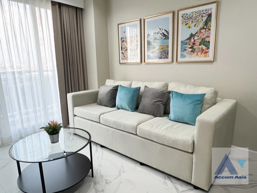  2 Bedrooms  Condominium For Sale in Sukhumvit, Bangkok  near BTS Phra khanong (AA40891)