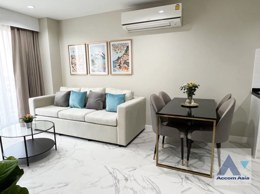  2 Bedrooms  Condominium For Sale in Sukhumvit, Bangkok  near BTS Phra khanong (AA40891)