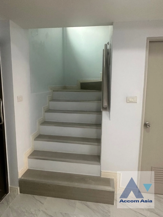 8  33 br Townhouse For Rent in Ratchadapisek ,Bangkok  at Sinthanee Ratchada Ladprao AA40892