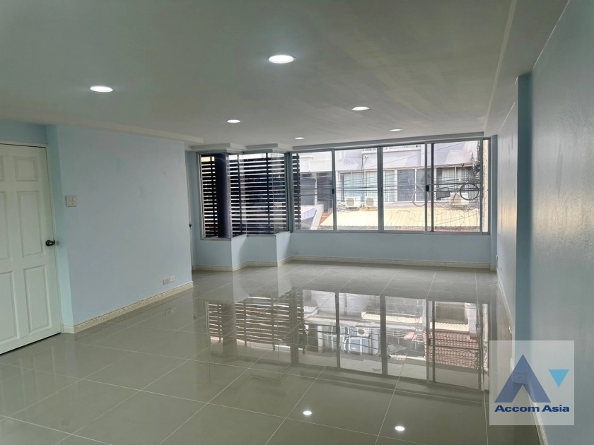  1  33 br Townhouse For Rent in Ratchadapisek ,Bangkok  at Sinthanee Ratchada Ladprao AA40892