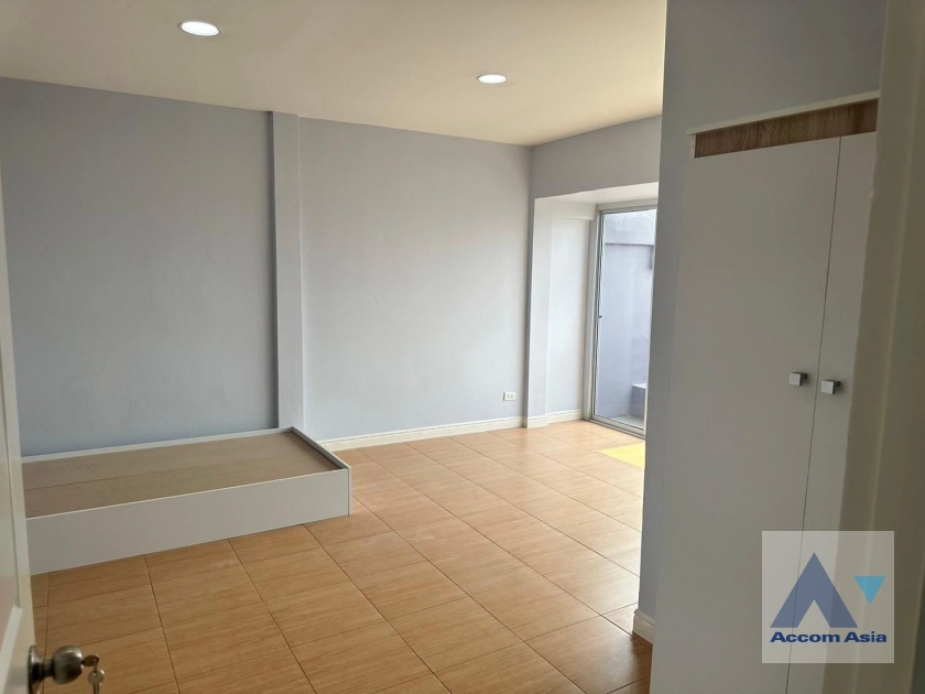 17  33 br Townhouse For Rent in Ratchadapisek ,Bangkok  at Sinthanee Ratchada Ladprao AA40892