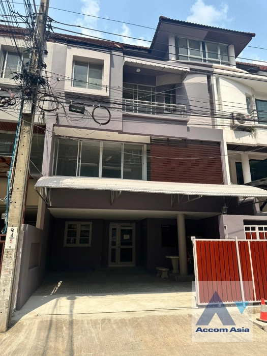  33 Bedrooms  Townhouse For Rent in Ratchadapisek, Bangkok  (AA40892)