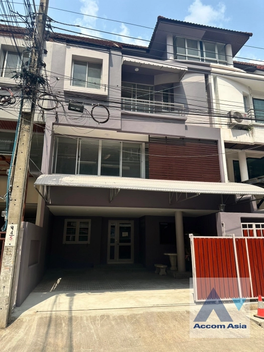  1  33 br Townhouse For Rent in Ratchadapisek ,Bangkok  at Sinthanee Ratchada Ladprao AA40892