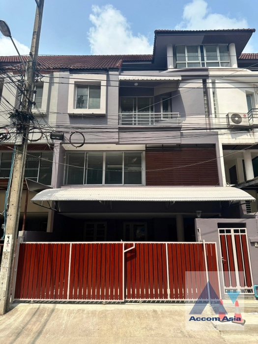  Sinthanee Ratchada Ladprao Townhouse  33 Bedroom for Rent   in Ratchadapisek Bangkok