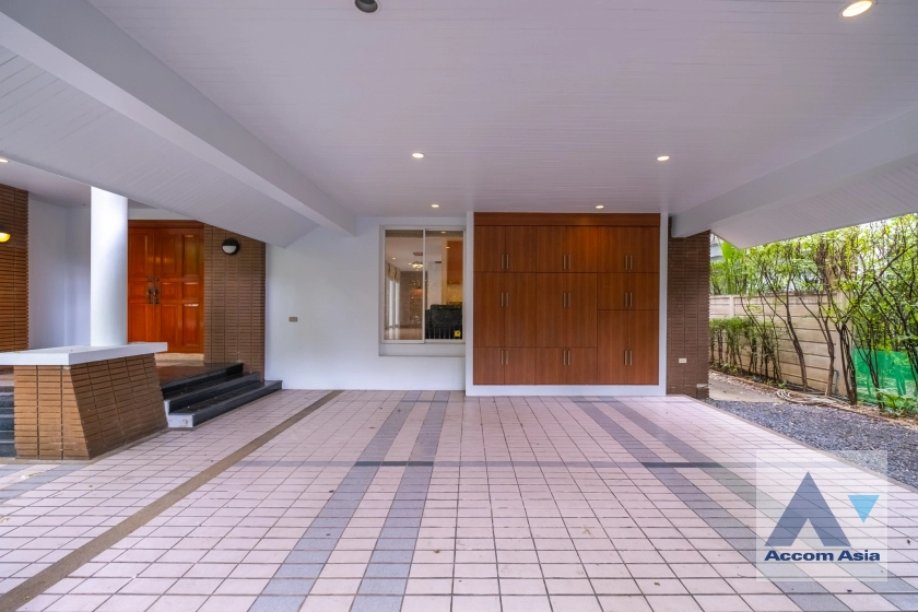 4  4 br House For Rent in Sukhumvit ,Bangkok BTS Thong Lo at Privacy and Peaceful AA40910