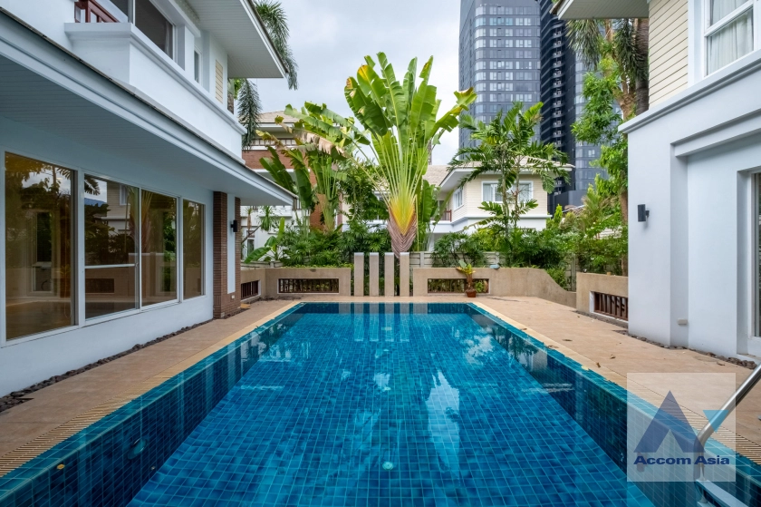 9  4 br House For Rent in Sukhumvit ,Bangkok BTS Thong Lo at Privacy and Peaceful AA40910